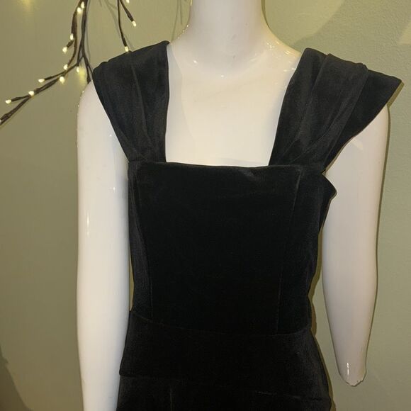 EXPRESS Velvet Off The Shoulder Mini Fit And Flare Dress - Picture 7 of 8